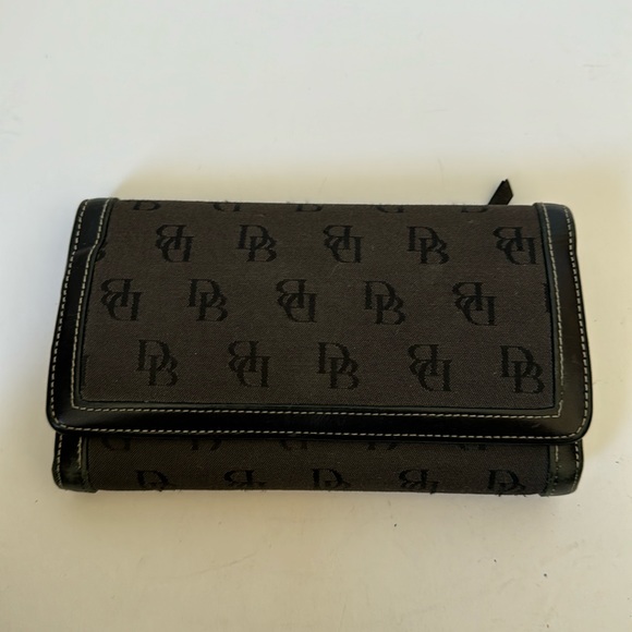 Vintage Dooney & Bourke wallet